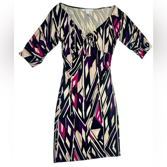 Diane von Furstenberg 100% Silk Geometric Print Tie Front Mini Dress Size 6 - Picture 2 of 10